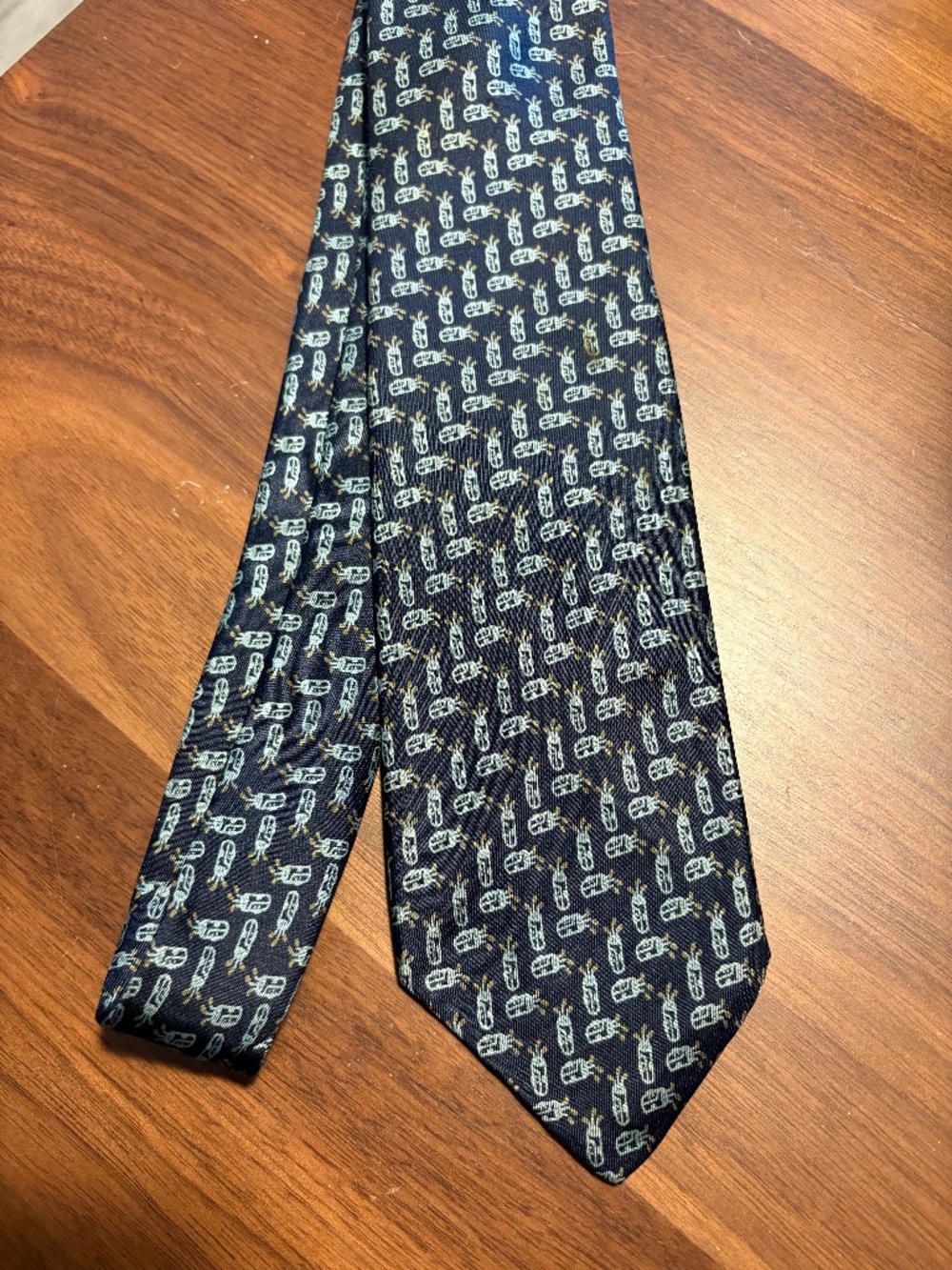 Vintage 1980’s (?) Oscar de la Renta silk tie with golf bag pattern